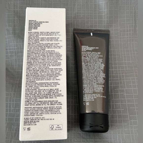 New MAC MINERALIZE RESET & REVIVE CHARCOAL MASK 100ml/3.4oz - Picture 3 of 3